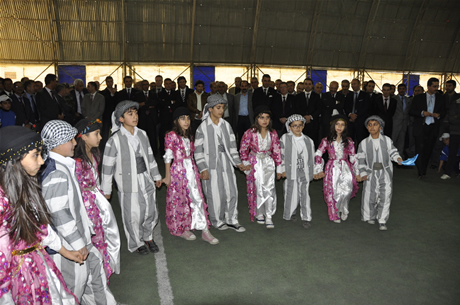 Yüksekova'da Sporla ile Sağlıklı Yaşam Bilinçli Nesiller Projesi kapsamında bir futbol Okulu açıldı.