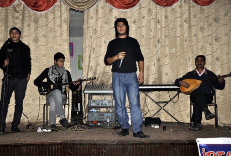 Yüksekova'da eksi 15 derecede 2011 yılın ilk çifti dünya evine girdiler