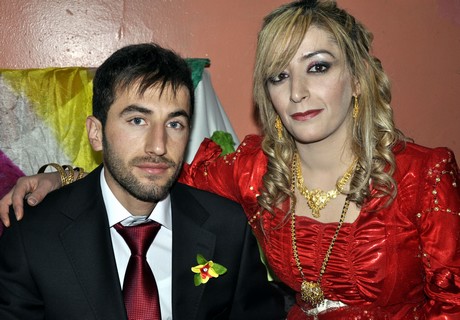 Yüksekova'da eksi 15 derecede 2011 yılın ilk çifti dünya evine girdiler