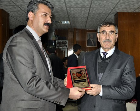 Güvener Radyo Dinleyicilerinin tarafından seçilen Hakkari ilinin yılın başarılıları ödül töreni