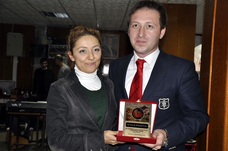 Güvener Radyo Dinleyicilerinin tarafından seçilen Hakkari ilinin yılın başarılıları ödül töreni