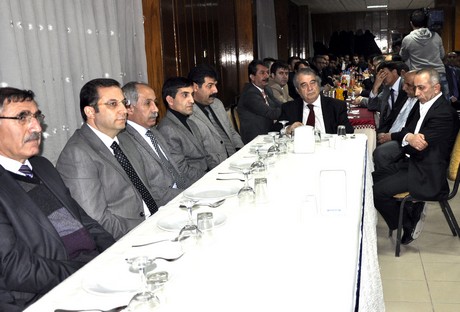 Güvener Radyo Dinleyicilerinin tarafından seçilen Hakkari ilinin yılın başarılıları ödül töreni