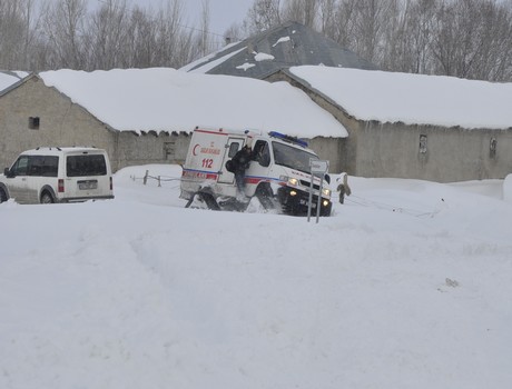 Yüksekova'da Hasta Kurtarma Operasyonu