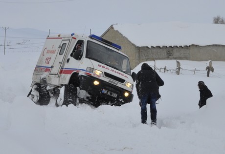 Yüksekova'da Hasta Kurtarma Operasyonu
