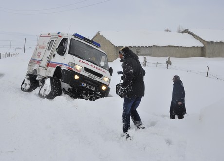 Yüksekova'da Hasta Kurtarma Operasyonu