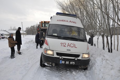 Yüksekova'da Hasta Kurtarma Operasyonu