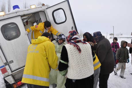 Yüksekova'da Hasta Kurtarma Operasyonu