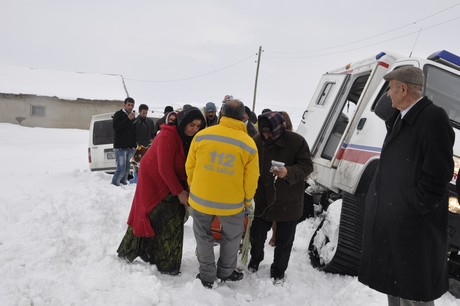 Yüksekova'da Hasta Kurtarma Operasyonu