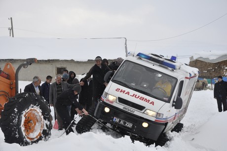Yüksekova'da Hasta Kurtarma Operasyonu