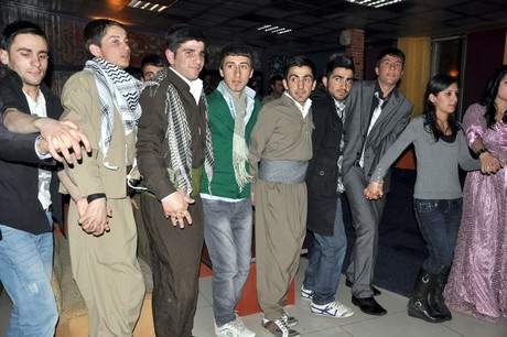 Özel Kampüs Dershanesi öğrenci ve öğretmenleri yoğun geçen YGS hazırlığı stresini atmak için düzenlenen moral gecesinde buluştular.