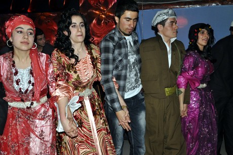 Özel Kampüs Dershanesi öğrenci ve öğretmenleri yoğun geçen YGS hazırlığı stresini atmak için düzenlenen moral gecesinde buluştular.