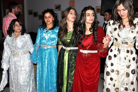 Özel Kampüs Dershanesi öğrenci ve öğretmenleri yoğun geçen YGS hazırlığı stresini atmak için düzenlenen moral gecesinde buluştular.