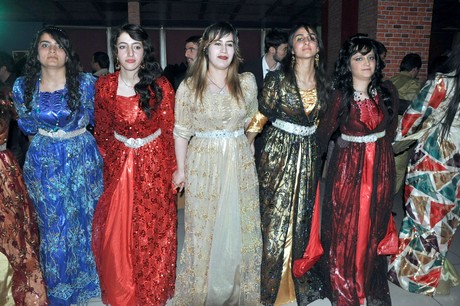 Özel Kampüs Dershanesi öğrenci ve öğretmenleri yoğun geçen YGS hazırlığı stresini atmak için düzenlenen moral gecesinde buluştular.