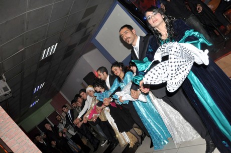 Özel Kampüs Dershanesi öğrenci ve öğretmenleri yoğun geçen YGS hazırlığı stresini atmak için düzenlenen moral gecesinde buluştular.