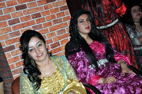 Özel Kampüs Dershanesi öğrenci ve öğretmenleri yoğun geçen YGS hazırlığı stresini atmak için düzenlenen moral gecesinde buluştular.