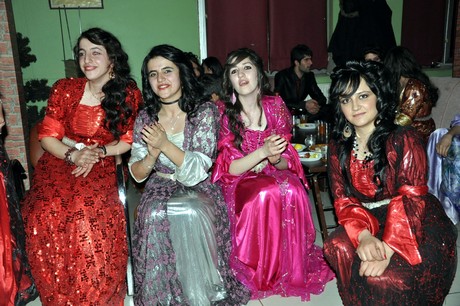 Özel Kampüs Dershanesi öğrenci ve öğretmenleri yoğun geçen YGS hazırlığı stresini atmak için düzenlenen moral gecesinde buluştular.