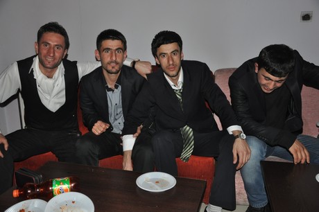 Özel Kampüs Dershanesi öğrenci ve öğretmenleri yoğun geçen YGS hazırlığı stresini atmak için düzenlenen moral gecesinde buluştular.