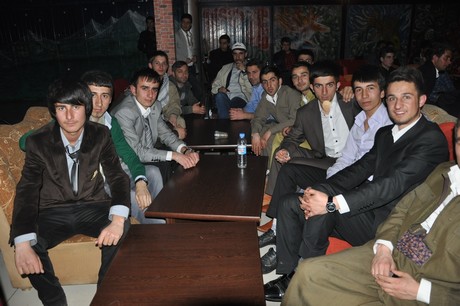 Özel Kampüs Dershanesi öğrenci ve öğretmenleri yoğun geçen YGS hazırlığı stresini atmak için düzenlenen moral gecesinde buluştular.