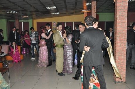 Özel Kampüs Dershanesi öğrenci ve öğretmenleri yoğun geçen YGS hazırlığı stresini atmak için düzenlenen moral gecesinde buluştular.