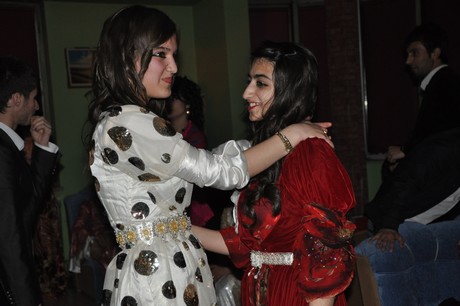 Özel Kampüs Dershanesi öğrenci ve öğretmenleri yoğun geçen YGS hazırlığı stresini atmak için düzenlenen moral gecesinde buluştular.