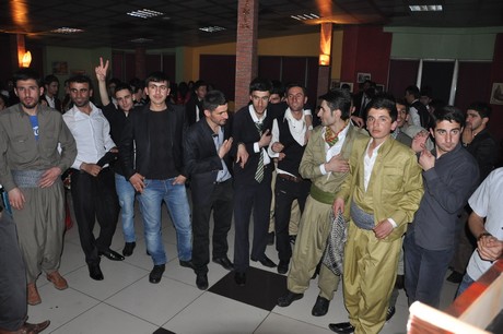 Özel Kampüs Dershanesi öğrenci ve öğretmenleri yoğun geçen YGS hazırlığı stresini atmak için düzenlenen moral gecesinde buluştular.