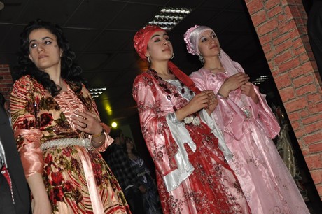 Özel Kampüs Dershanesi öğrenci ve öğretmenleri yoğun geçen YGS hazırlığı stresini atmak için düzenlenen moral gecesinde buluştular.