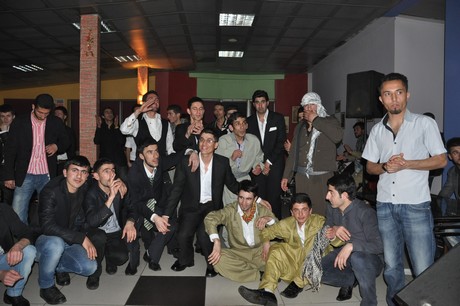 Özel Kampüs Dershanesi öğrenci ve öğretmenleri yoğun geçen YGS hazırlığı stresini atmak için düzenlenen moral gecesinde buluştular.