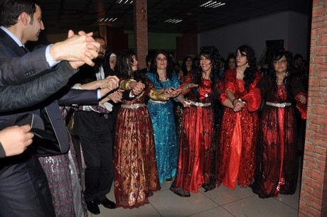 Özel Kampüs Dershanesi öğrenci ve öğretmenleri yoğun geçen YGS hazırlığı stresini atmak için düzenlenen moral gecesinde buluştular.