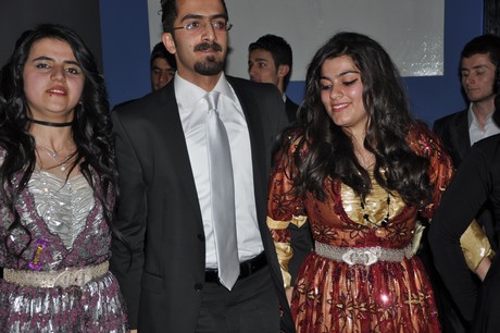 Özel Kampüs Dershanesi öğrenci ve öğretmenleri yoğun geçen YGS hazırlığı stresini atmak için düzenlenen moral gecesinde buluştular.