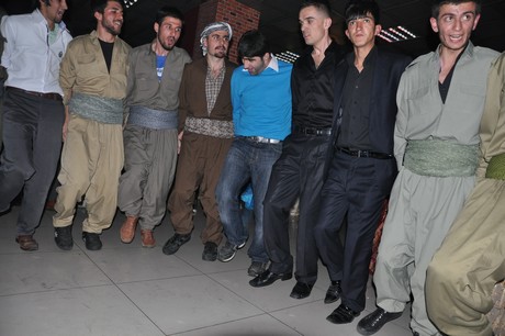 Özel Kampüs Dershanesi öğrenci ve öğretmenleri yoğun geçen YGS hazırlığı stresini atmak için düzenlenen moral gecesinde buluştular.