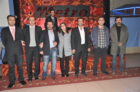 YGS sınavından önce Yüksekova Deneyim Dersanesi Öğrencileri Bir araya gelerek moral depoladılar