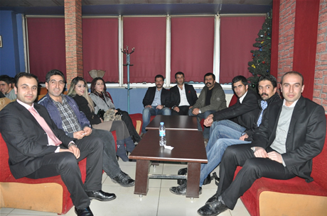 YGS sınavından önce Yüksekova Deneyim Dersanesi Öğrencileri Bir araya gelerek moral depoladılar