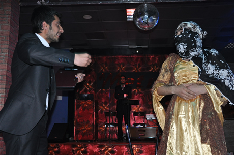 YGS sınavından önce Yüksekova Deneyim Dersanesi Öğrencileri Bir araya gelerek moral depoladılar