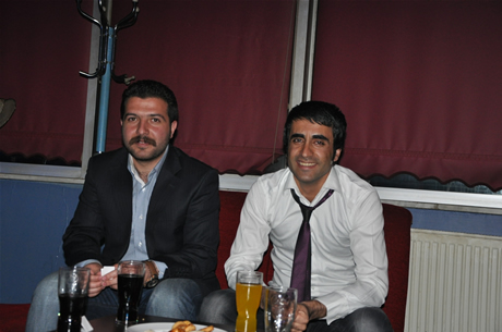 YGS sınavından önce Yüksekova Deneyim Dersanesi Öğrencileri Bir araya gelerek moral depoladılar