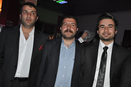 YGS sınavından önce Yüksekova Deneyim Dersanesi Öğrencileri Bir araya gelerek moral depoladılar