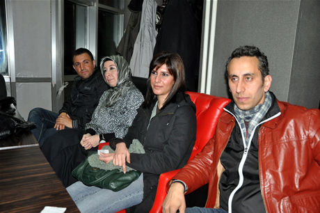 Yüksekova Endüstri Meslek Lisesi son sınıf öğrencileri 20102011 eğitim öğretim yılında lise son sınıfta bulunan 120 öğrenci için görkemli mezuniyet gecesi düzenlendi 