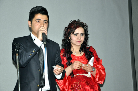 Yüksekova Endüstri Meslek Lisesi son sınıf öğrencileri 20102011 eğitim öğretim yılında lise son sınıfta bulunan 120 öğrenci için görkemli mezuniyet gecesi düzenlendi 