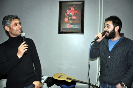 Yüksekova Endüstri Meslek Lisesi son sınıf öğrencileri 20102011 eğitim öğretim yılında lise son sınıfta bulunan 120 öğrenci için görkemli mezuniyet gecesi düzenlendi 