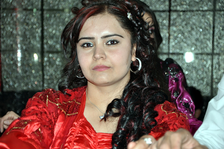 Yüksekova Endüstri Meslek Lisesi son sınıf öğrencileri 20102011 eğitim öğretim yılında lise son sınıfta bulunan 120 öğrenci için görkemli mezuniyet gecesi düzenlendi 