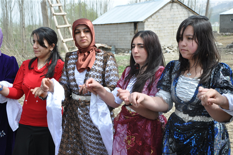 Yüksekova'da 07.08.05.2011 tarihleri arasında evlenen çiftleri sizler için sayfamıza taşıdık. Yüksekova Güncel olarak tüm çiftlerimize mutluluklar dileriz.