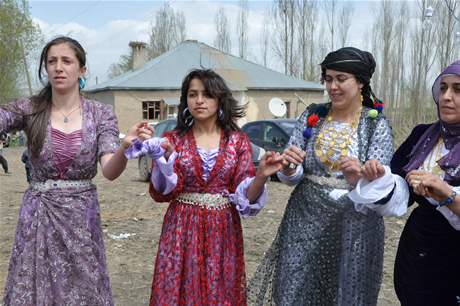 Yüksekova'da 07.08.05.2011 tarihleri arasında evlenen çiftleri sizler için sayfamıza taşıdık. Yüksekova Güncel olarak tüm çiftlerimize mutluluklar dileriz.