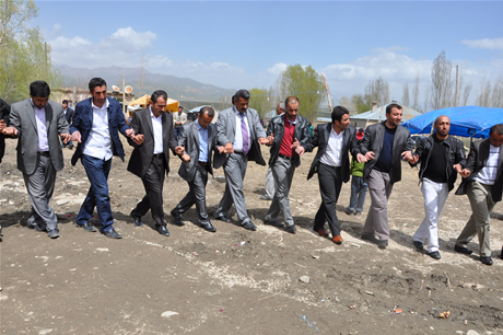 Yüksekova'da 07.08.05.2011 tarihleri arasında evlenen çiftleri sizler için sayfamıza taşıdık. Yüksekova Güncel olarak tüm çiftlerimize mutluluklar dileriz.