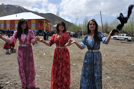Yüksekova'da 07.08.05.2011 tarihleri arasında evlenen çiftleri sizler için sayfamıza taşıdık. Yüksekova Güncel olarak tüm çiftlerimize mutluluklar dileriz.
