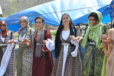 Yüksekova'da 07.08.05.2011 tarihleri arasında evlenen çiftleri sizler için sayfamıza taşıdık. Yüksekova Güncel olarak tüm çiftlerimize mutluluklar dileriz.