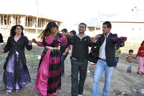 Yüksekova'da 07.08.05.2011 tarihleri arasında evlenen çiftleri sizler için sayfamıza taşıdık. Yüksekova Güncel olarak tüm çiftlerimize mutluluklar dileriz.