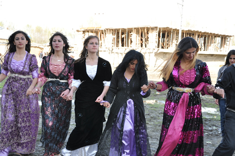 Yüksekova'da 07.08.05.2011 tarihleri arasında evlenen çiftleri sizler için sayfamıza taşıdık. Yüksekova Güncel olarak tüm çiftlerimize mutluluklar dileriz.