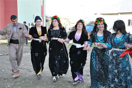 Yüksekova'da 07.08.05.2011 tarihleri arasında evlenen çiftleri sizler için sayfamıza taşıdık. Yüksekova Güncel olarak tüm çiftlerimize mutluluklar dileriz.