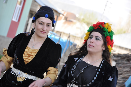 Yüksekova'da 07.08.05.2011 tarihleri arasında evlenen çiftleri sizler için sayfamıza taşıdık. Yüksekova Güncel olarak tüm çiftlerimize mutluluklar dileriz.