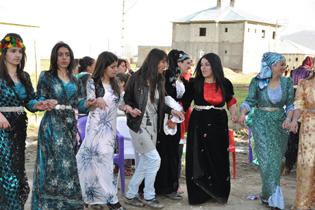Yüksekova'da 07.08.05.2011 tarihleri arasında evlenen çiftleri sizler için sayfamıza taşıdık. Yüksekova Güncel olarak tüm çiftlerimize mutluluklar dileriz.