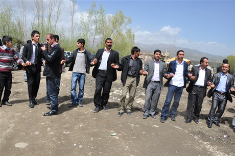 Yüksekova'da 07.08.05.2011 tarihleri arasında evlenen çiftleri sizler için sayfamıza taşıdık. Yüksekova Güncel olarak tüm çiftlerimize mutluluklar dileriz.